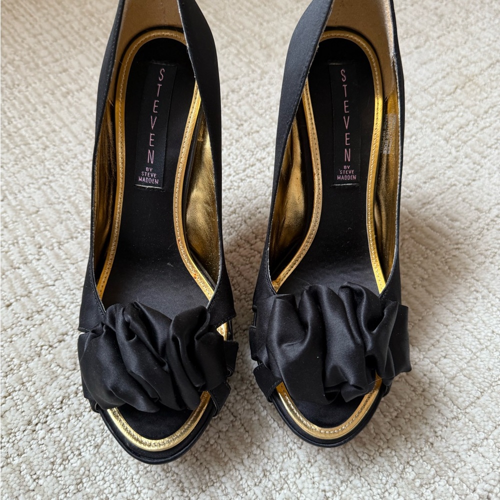 Steven by Steve Madden Peep Toe Pumps